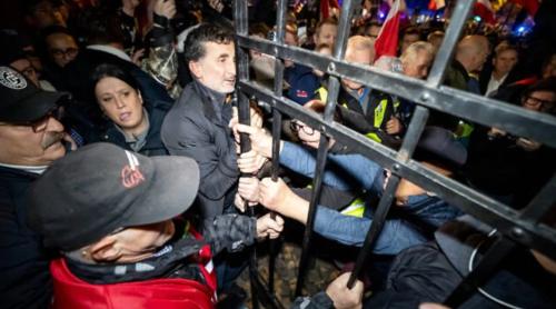 Prim-președintele Curții Supreme a Poloniei condamnă „demonstrația de forță” de la Tribunalul Constituțional. ”Autoritatea statului se construiește prin respectarea legii, nu prin demonstrații de forță”
